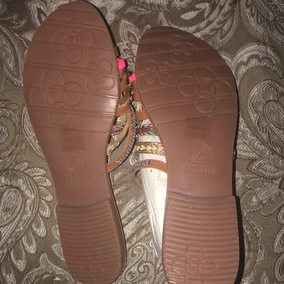 NWT Chinese laundry strappy with colorfull beads sandals-size 10 with tags - Picture 5 of 8